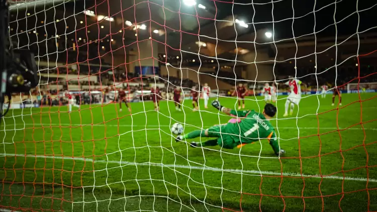Uğurcan Çakır Monaco'da penaltıya izin vermedi, nazar değdi! Günay oyunda...