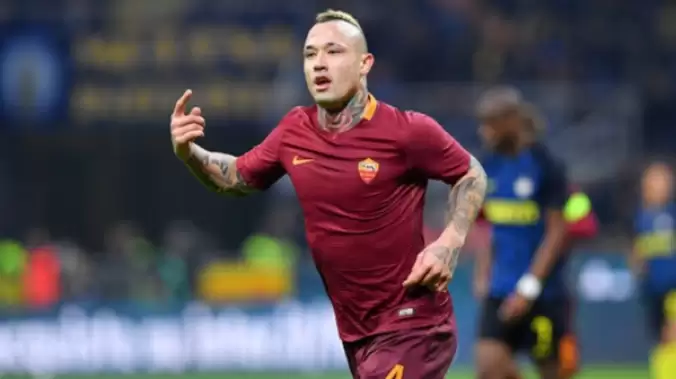 Yıldız futbolcudan itiraf: Monchi beni Türklere satmaya çalıştı