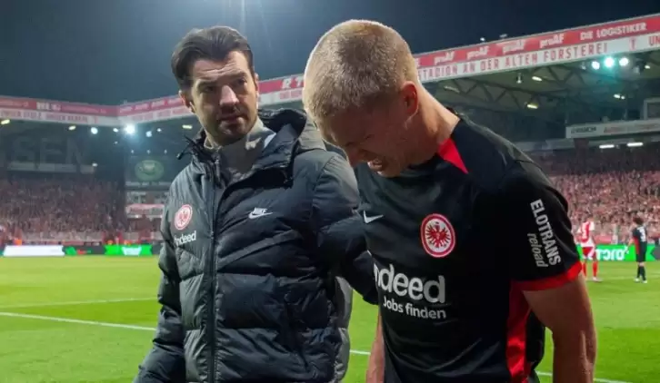 Almanya'da gündem olan haber! Rakip takım futbolcusunu tedavi ettiği için kovuldu