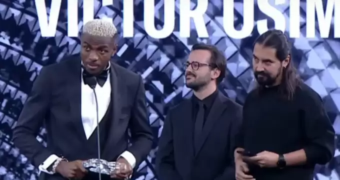 Yılın sporcusu ödülünü aldı "Yaşasın Galatasaray" dedi