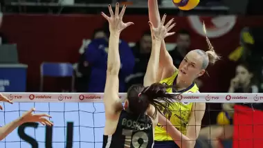 Filenin zirvesindeki maçta VakıfBank, Fenerbahçe'yi mağlup etti!