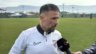Ertuğrul Arslan: "Adana Demirspor gibi köklü bir camianın neden bu hale geldiğini düşünmeliyiz"