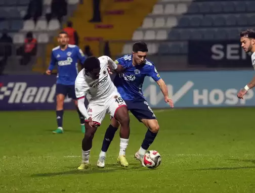 Kasımpaşa- Gençlerbirliği maçında gol sesi yok!