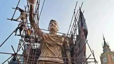 Hindistan’da Messi’nin 21 metrelik dev heykeli ziyarete açıldı