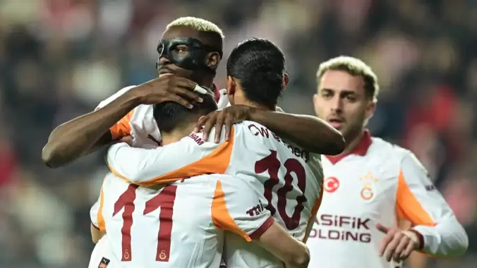 Osimhen Antalyaspor'u boş geçmedi