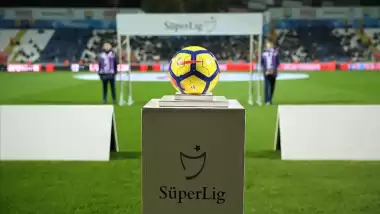 Süper Lig ekibinde yıldız futbolcuyla yollar ayrıldı!