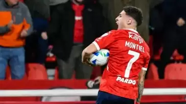 Puskas Ödülü Santiago Montiel’in! Röveşata gol tarihe geçti