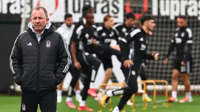 Beşiktaş'ta Svensson ve Jurasek'in ardından bileti kesilen 3. isim belli oldu