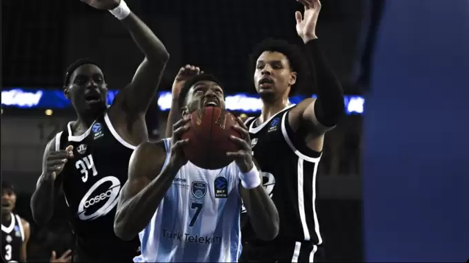 Telekom zirve yarışında Fransız ekibine ucu ucuna yenildi!