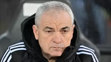 Rıza Çalımbay: Beşiktaş lige havlu atmadı!