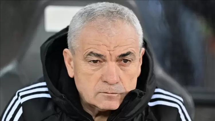 Rıza Çalımbay: Beşiktaş lige havlu atmadı!