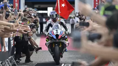 Toprak Razgatlıoğlu: "2027'de Marquez ile savaşmak istiyorum"
