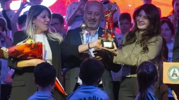 Bolu'da "2025 Yılın Sporcusu" ödülü Arda Güler'e verildi