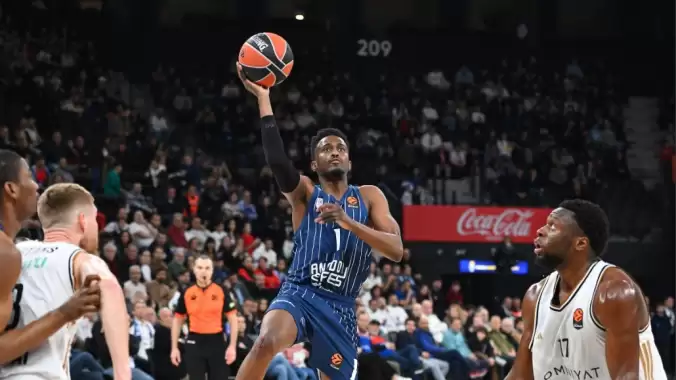 Anadolu Efes evinde Dubai Basket engeline takıldı!