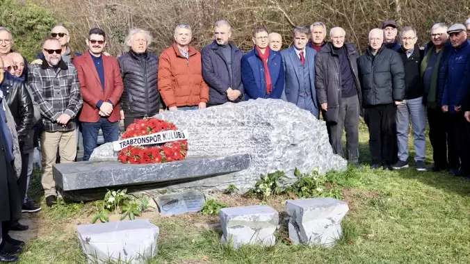 Türk futbolunun efsane ismi Özkan Sümer, mezarı başında anıldı