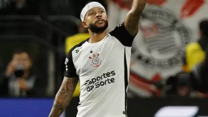 Memphis Depay, yöneticilerini topa tuttu: "Uyanmaları gerekiyor"