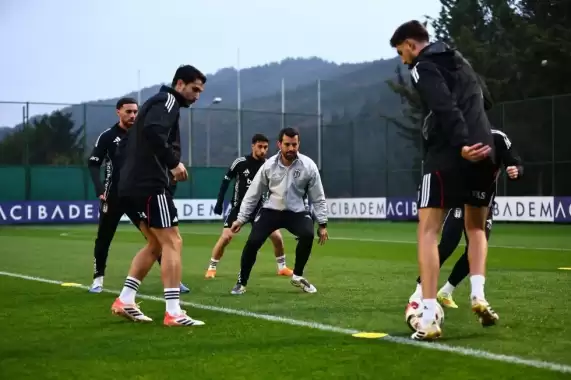 Fenerbahçe, Beşiktaş derbisi için kampa girdi