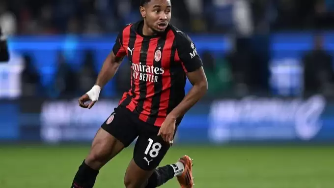 İtalyan basını yazdı: Fenerbahçe ile Galatasaray Milan'ın yıldızı için yarışta