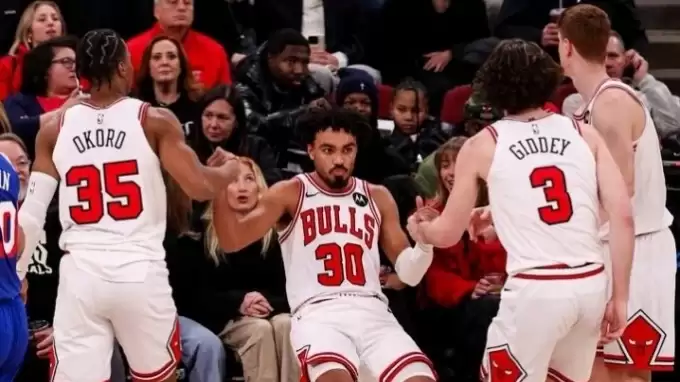 NBA'de Bulls'tan müthiş geri dönüş, Celtics'ten 140 sayı