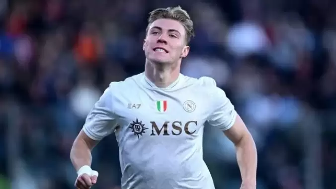 Höjlund coştu, Cremonese çöktü: Napoli zirveye kaldı