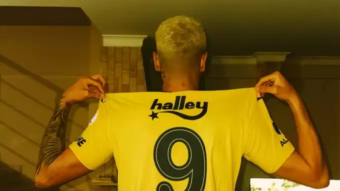 Süper Lig'den Bundesliga'ya transfer olmuştu! Fenerbahçe formasıyla paylaşım yaptı