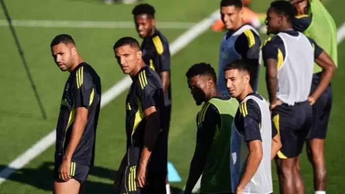 Fenerbahçe'de flaş ayrılık iddiası! Sürpriz isme talip çıktı