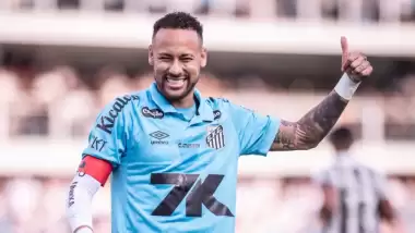 Neymar kariyerine Brazilya'da devam ediyor!