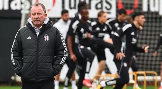 Beşiktaş, sözleşmesi feshedilecek 2 futbolcuyu resmen açıkladı! Antalya'ya götürmeyecek...