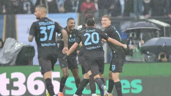 3 kırmızı kart, 2 gol: Napoli, deplasmanda Lazio'yu devirdi!