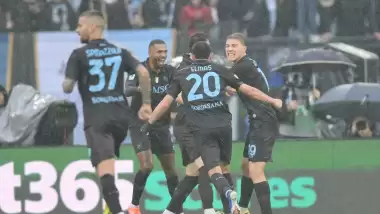 3 kırmızı kart, 2 gol: Napoli, deplasmanda Lazio'yu devirdi!