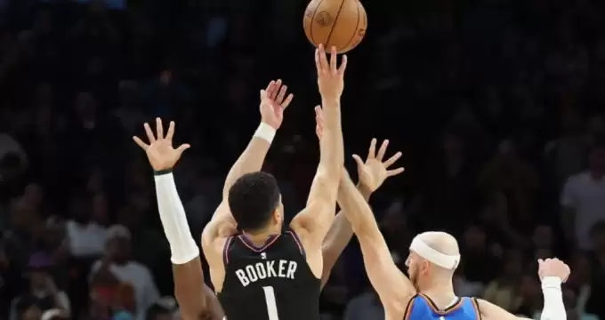 Phoenix Suns, son şampiyonu son saniye üçlüğüyle devirdi