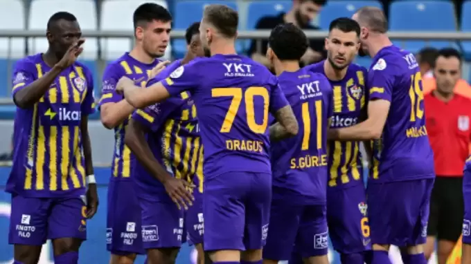 Eyüpspor'da yıldız isimlere kadro dışı kararı! 7 oyuncu...