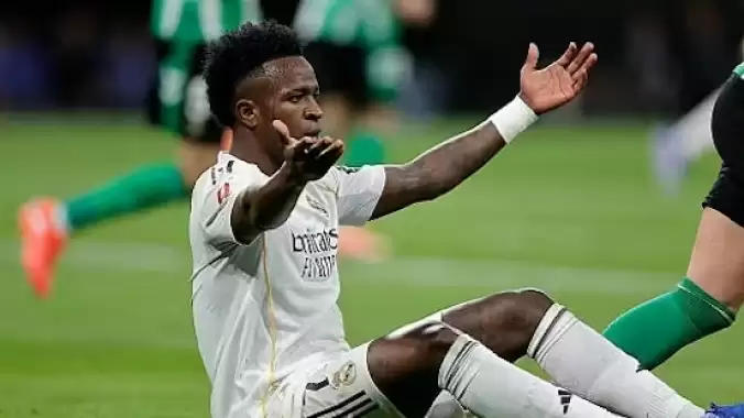 Santiago Bernabeu’da şok anlar! Vinicius çığlığıyla dikkat çekti: “Bu imkansız!”