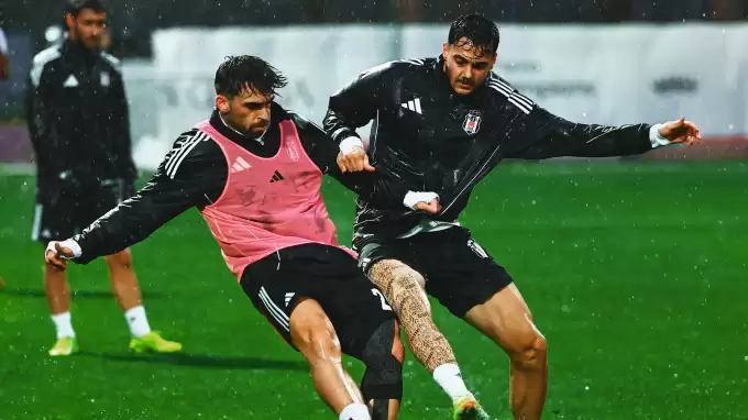 Beşiktaş, "yağmurlu bir günde" çalıştı