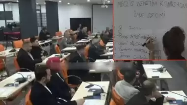 Yok artık! Meclis toplantısındaki seçimde bakın hangi ünlü futbolcuya oy çıktı