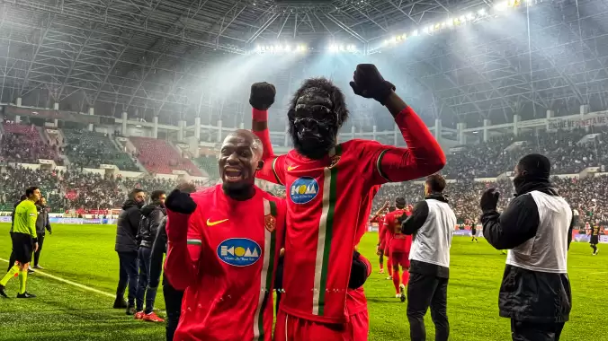 Diagne sahneye çıktı, Amed SF evinde kazandı!