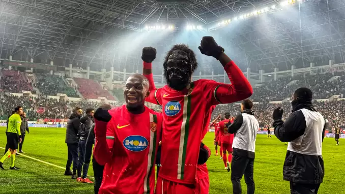 Diagne sahneye çıktı, Amed SF evinde kazandı!