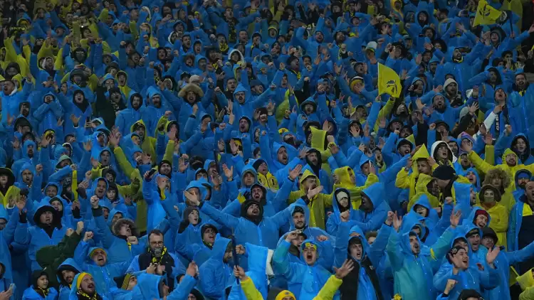 Derbi çıkışı iki taraftar yaralandı! Fenerbahçe'den geçmiş olsun mesajı