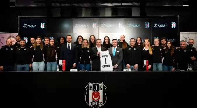Beşiktaş'a forma sırt sponsoru! Anlaşma imzalandı...