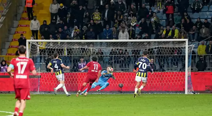 Fenerbahçe, 2026 yılının ilk 3 maçını gol yemeden kazandı