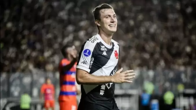 Brezilya basını manşetten verdi: Yetenekli sol bek, Beşiktaş'ın teklifi geri çevirdi