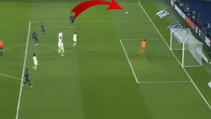 Futbol dünyası Dembele'nin aşırtma golünü konuşuyor