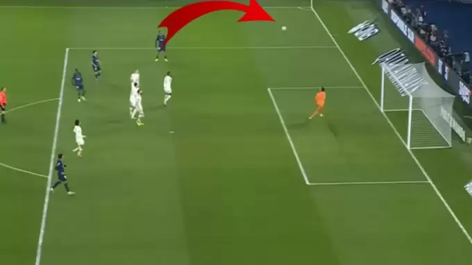 Futbol dünyası Dembele'nin aşırtma golünü konuşuyor