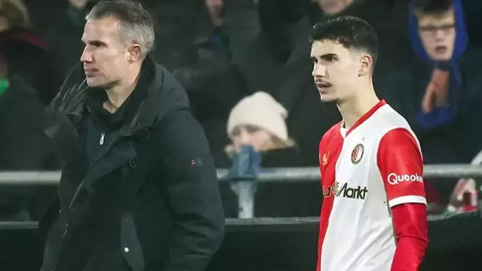 Hayırlı evlat! Van Persie 3-1 gerideyken oğlunu oyuna aldı, 2 dakikada olanlar oldu