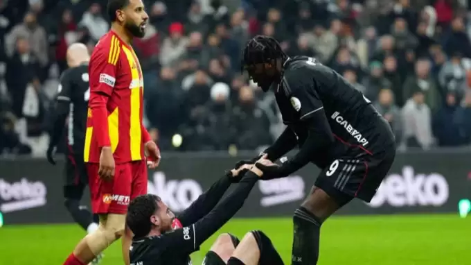 Beşiktaş–Kayserispor maçında tribündeydiler! Yıldız oyuncuyu izlediler