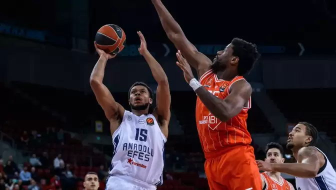 Anadolu Efes'te kötü gidişat devam ediyor! Hapoel karşısında...