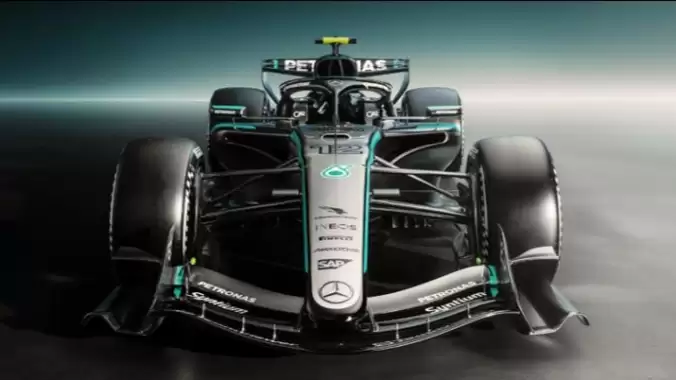 Mercedes-AMG Petronas, yeni aracını tanıttı!