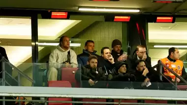 Galatasaray’ın yeni transferi Noa Lang tribünde