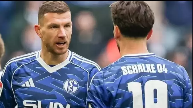 Yeni transfer Dzeko hızır gibi yetişti! Schalke 04 son anda puanı kapattı