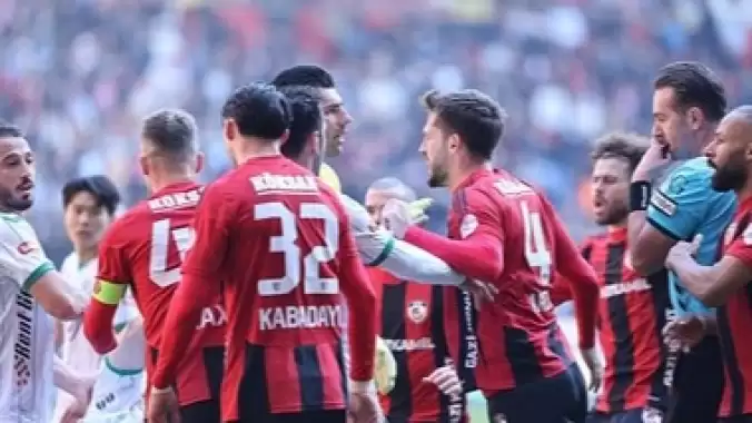 Gaziantep FK'dan flaş açıklama: Aynı hakem, kemiğin kırıldığı pozisyona bile faul vermedi